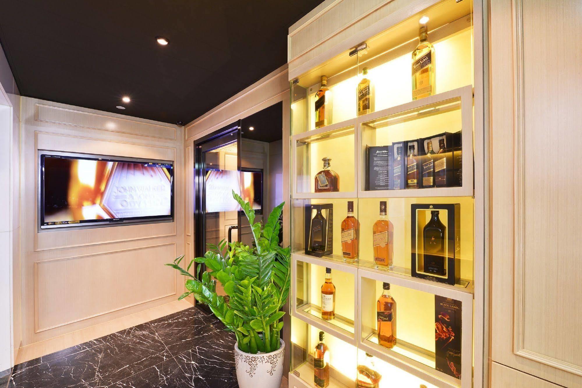 Walden Hotel Гонконг Экстерьер фото